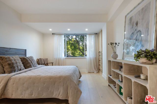 818 N Doheny Drive 205, West Hollywood, CA 90069