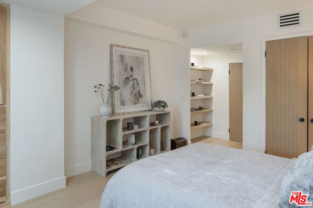 818 N Doheny Drive 205, West Hollywood, CA 90069