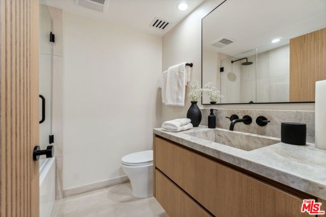 818 N Doheny Drive 205, West Hollywood, CA 90069