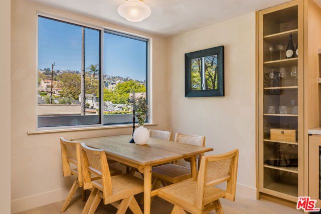 818 N Doheny Drive 205, West Hollywood, CA 90069