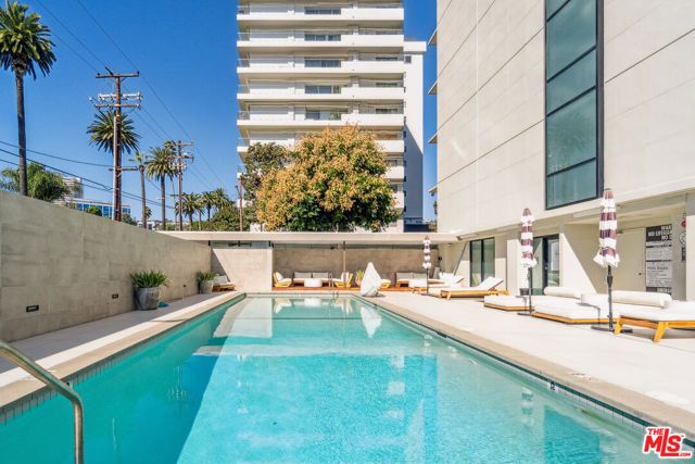 818 N Doheny Drive 205, West Hollywood, CA 90069