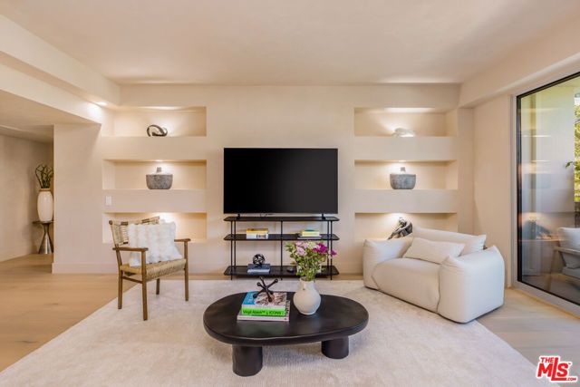 818 N Doheny Drive 205, West Hollywood, CA 90069