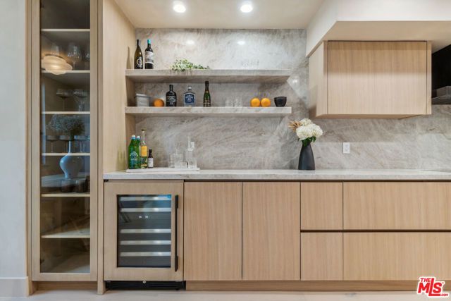 818 N Doheny Drive 205, West Hollywood, CA 90069