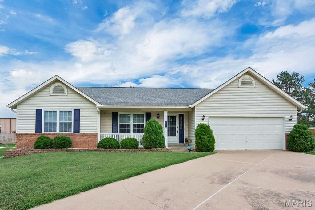 371 Spencer Hill Court, St Peters, MO 63376