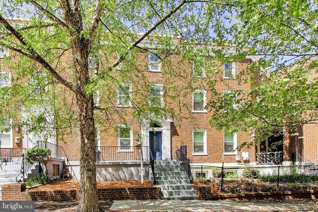 3544 HERTFORD PL NW, Washington, DC 20010