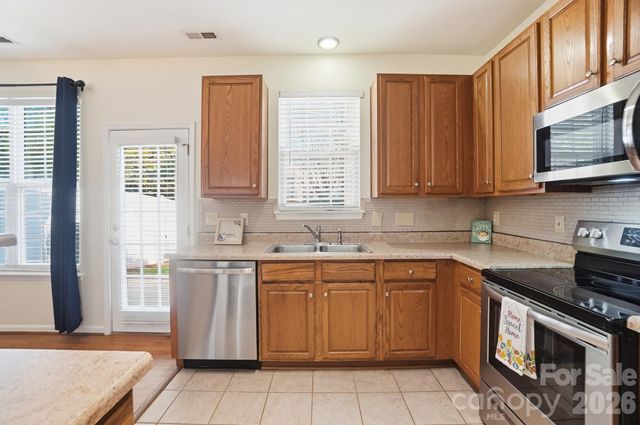 8422 Chaceview Court, Charlotte, NC 28269