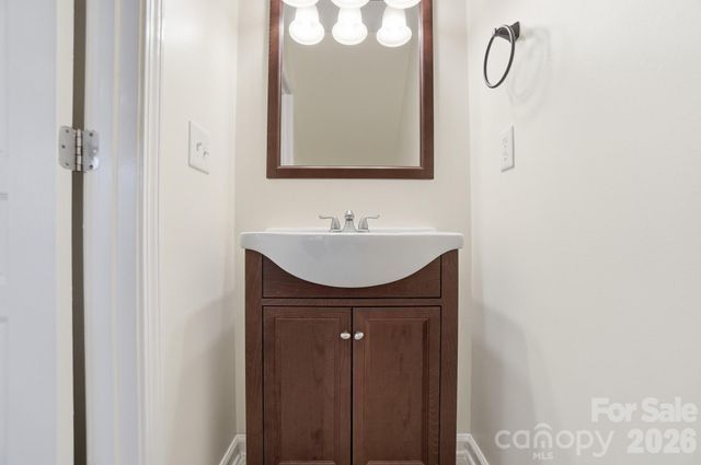 8422 Chaceview Court, Charlotte, NC 28269