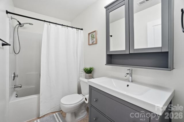 8422 Chaceview Court, Charlotte, NC 28269