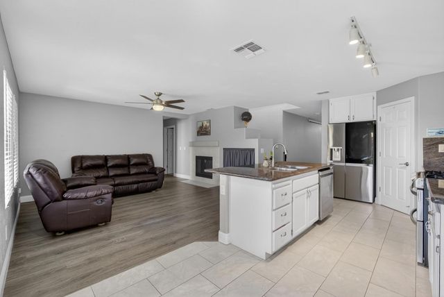 2656 Maybrook Dr, Sacramento, CA 95835