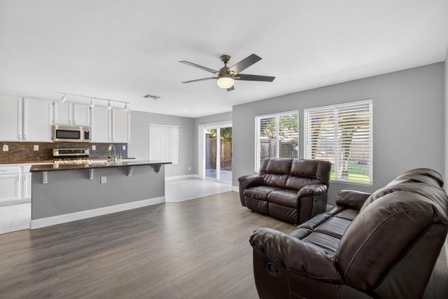 2656 Maybrook Dr, Sacramento, CA 95835