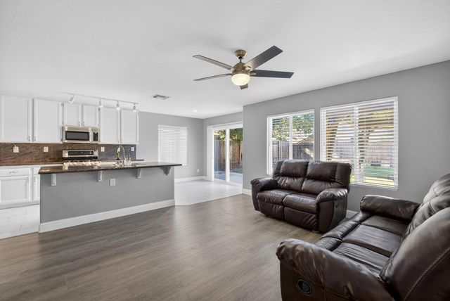 2656 Maybrook Dr, Sacramento, CA 95835