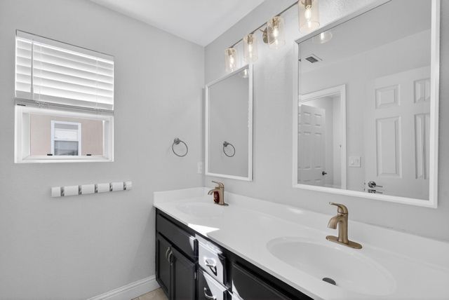 2656 Maybrook Dr, Sacramento, CA 95835