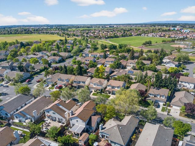 2656 Maybrook Dr, Sacramento, CA 95835