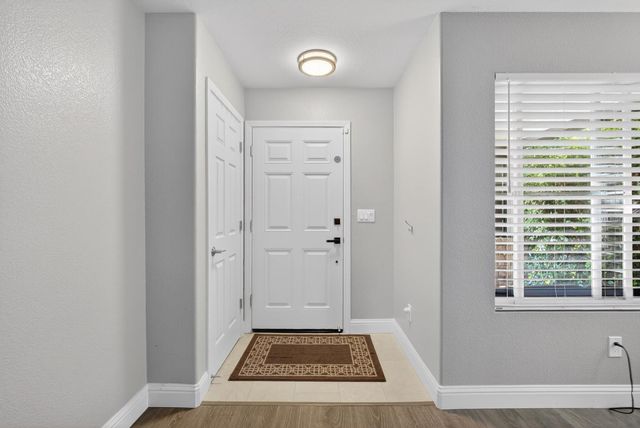 2656 Maybrook Dr, Sacramento, CA 95835