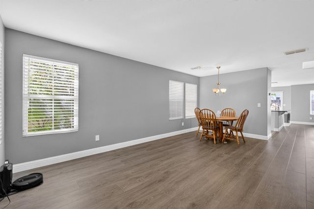 2656 Maybrook Dr, Sacramento, CA 95835