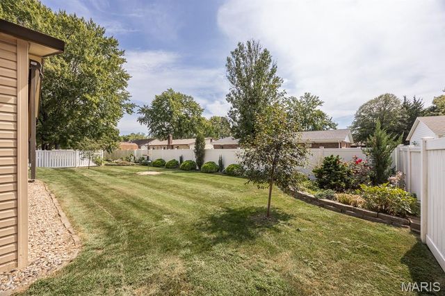 328 Veach Drive, Fairview Heights, IL 62208