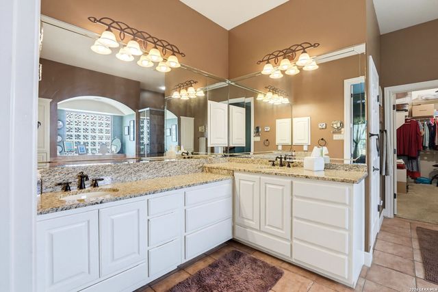 314 Las Tablas, Helotes, TX 78023