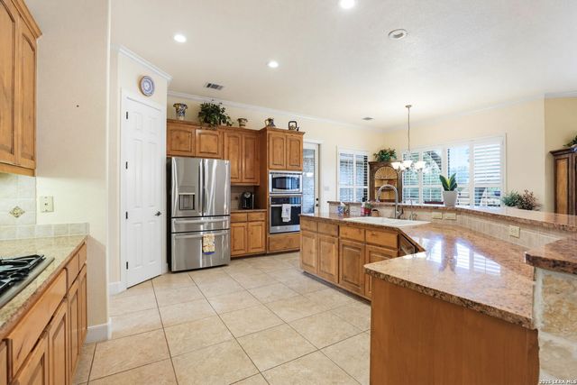 314 Las Tablas, Helotes, TX 78023