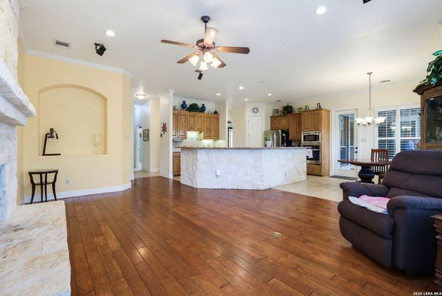 314 Las Tablas, Helotes, TX 78023