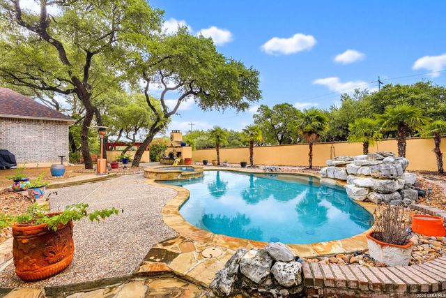 314 Las Tablas, Helotes, TX 78023