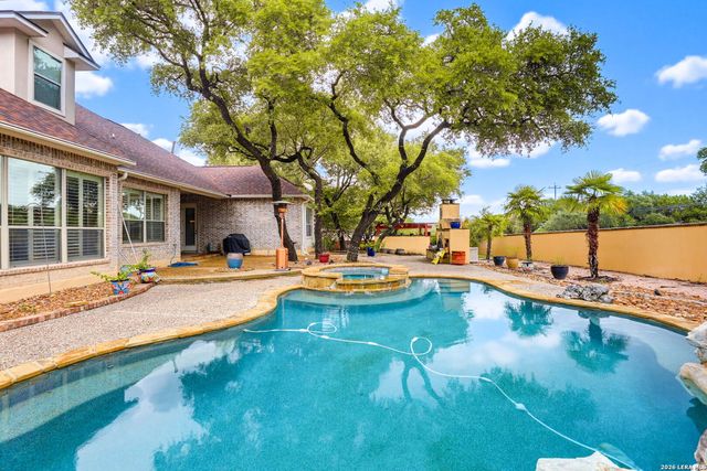 314 Las Tablas, Helotes, TX 78023