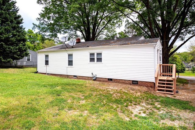 2711 Springbrook Circle, Gastonia, NC 28052