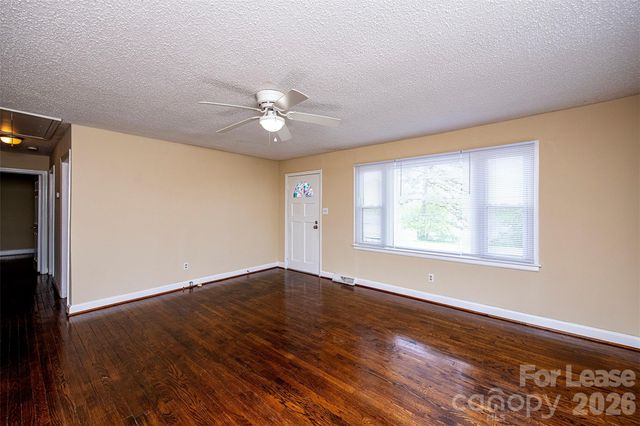 2711 Springbrook Circle, Gastonia, NC 28052