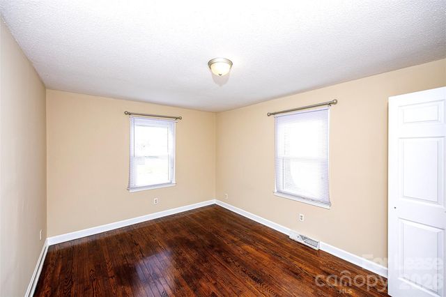 2711 Springbrook Circle, Gastonia, NC 28052