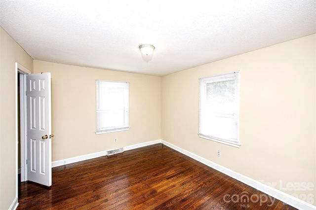 2711 Springbrook Circle, Gastonia, NC 28052