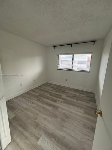 8875 Fontainebleau Blvd 202, Miami, FL 33172
