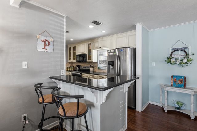 2120 W Lake, Gladewater, TX 75647