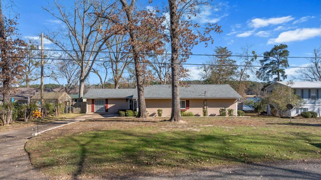 2120 W Lake, Gladewater, TX 75647