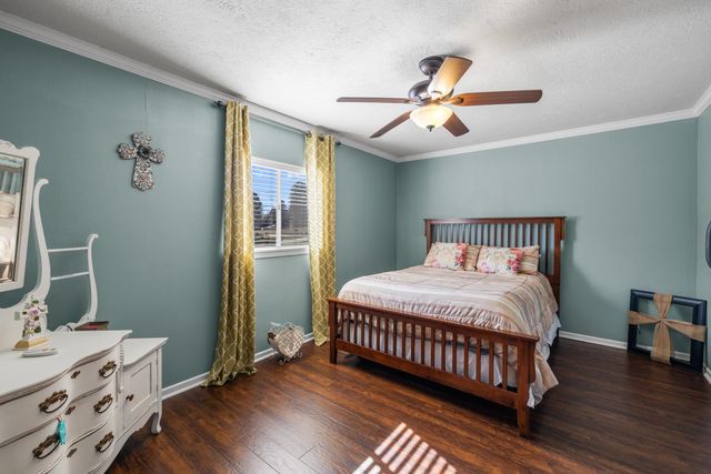 2120 W Lake, Gladewater, TX 75647