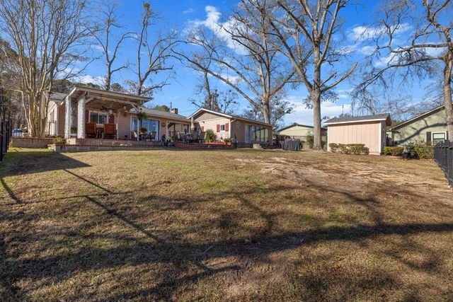 2120 W Lake, Gladewater, TX 75647