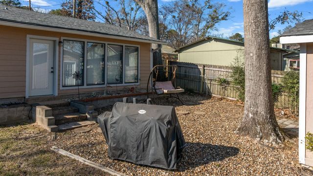 2120 W Lake, Gladewater, TX 75647