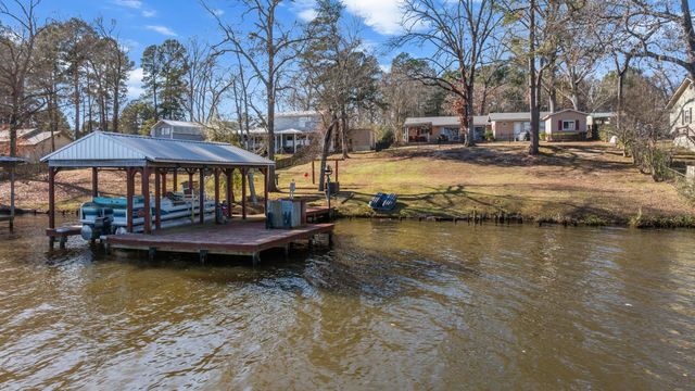 2120 W Lake, Gladewater, TX 75647