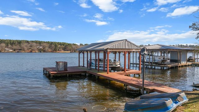 2120 W Lake, Gladewater, TX 75647