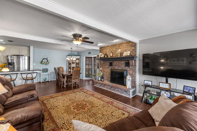 2120 W Lake, Gladewater, TX 75647