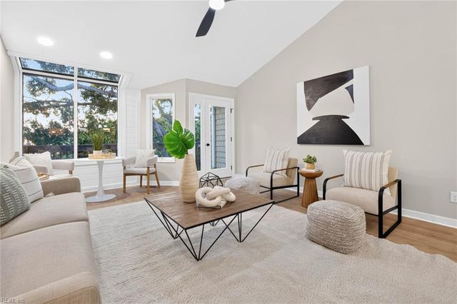 100 Pinewood Rd Apt 329, Virginia Beach, VA 23451