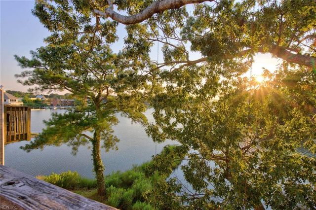 100 Pinewood Rd Apt 329, Virginia Beach, VA 23451