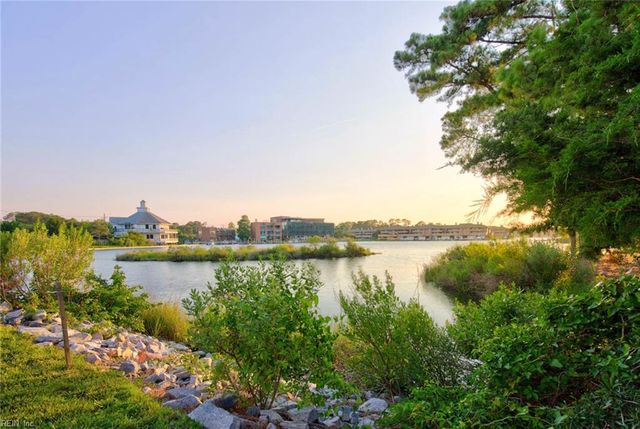 100 Pinewood Rd Apt 329, Virginia Beach, VA 23451