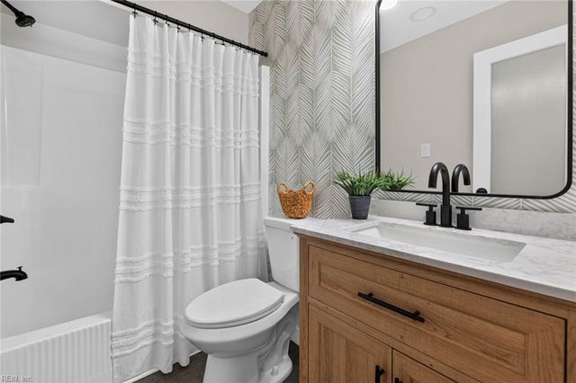 100 Pinewood Rd Apt 329, Virginia Beach, VA 23451