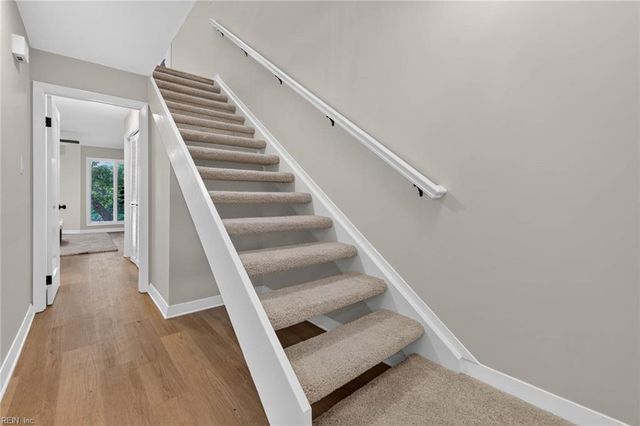 100 Pinewood Rd Apt 329, Virginia Beach, VA 23451