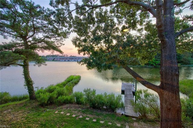 100 Pinewood Rd Apt 329, Virginia Beach, VA 23451