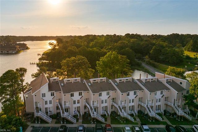 100 Pinewood Rd Apt 329, Virginia Beach, VA 23451