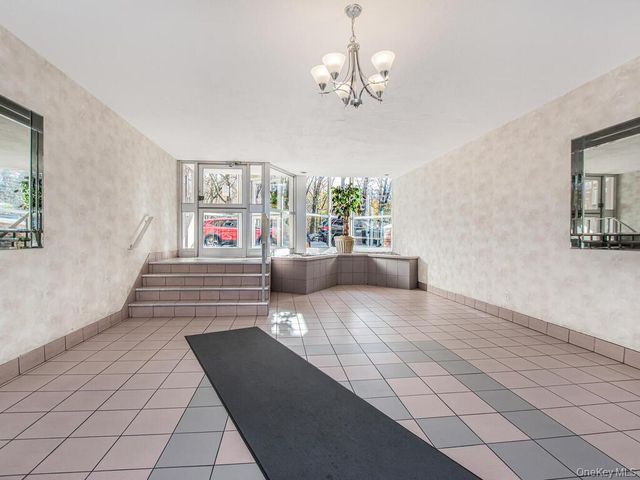 6535 Broadway 2E, Bronx, NY 10471