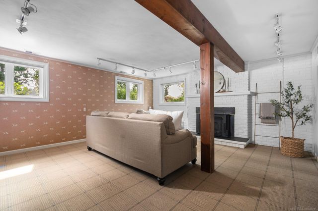643 Hickory Lane, Saline, MI 48176