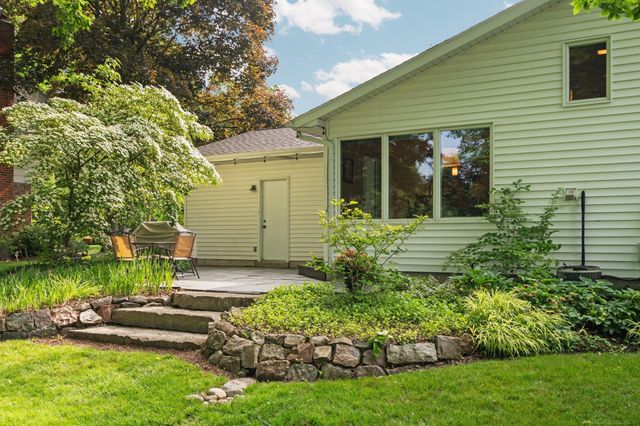 643 Hickory Lane, Saline, MI 48176