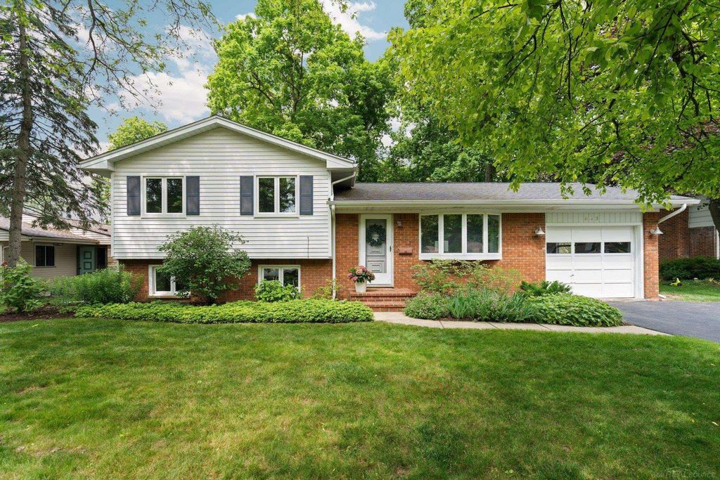 643 Hickory Lane, Saline, MI 48176