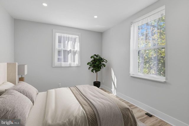 937 E GORGAS LN, Philadelphia, PA 19150